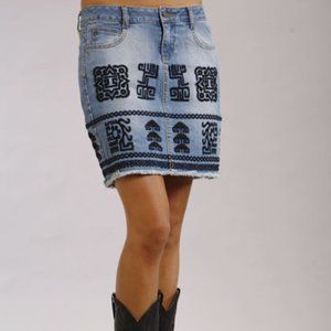 Embroidered denim skirt sz 4